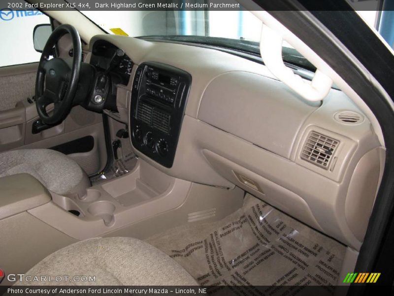 Dark Highland Green Metallic / Medium Parchment 2002 Ford Explorer XLS 4x4