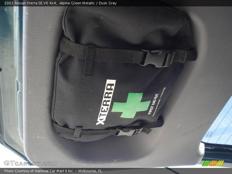 Alpine Green Metallic / Dusk Gray 2001 Nissan Xterra SE V6 4x4