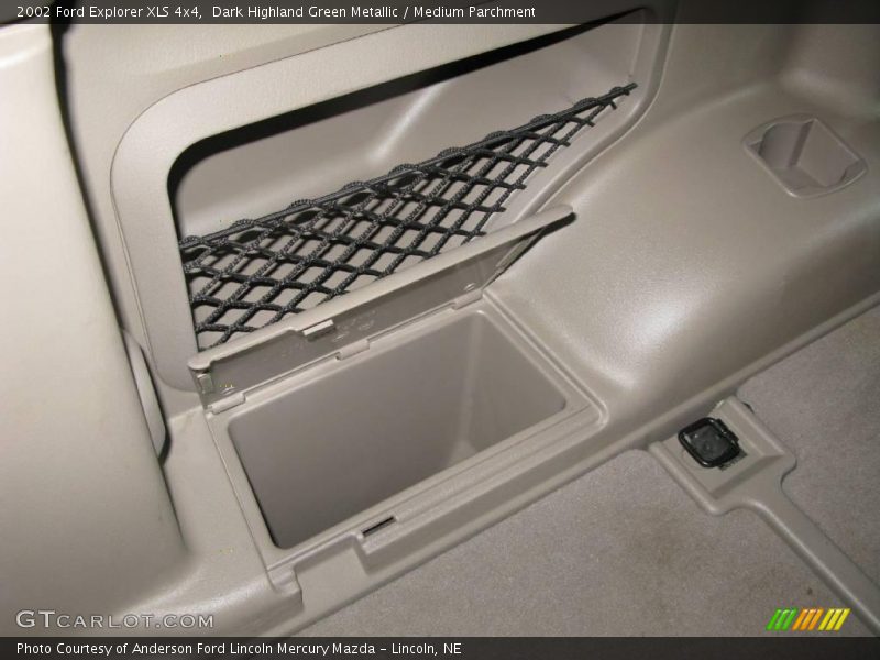 Dark Highland Green Metallic / Medium Parchment 2002 Ford Explorer XLS 4x4