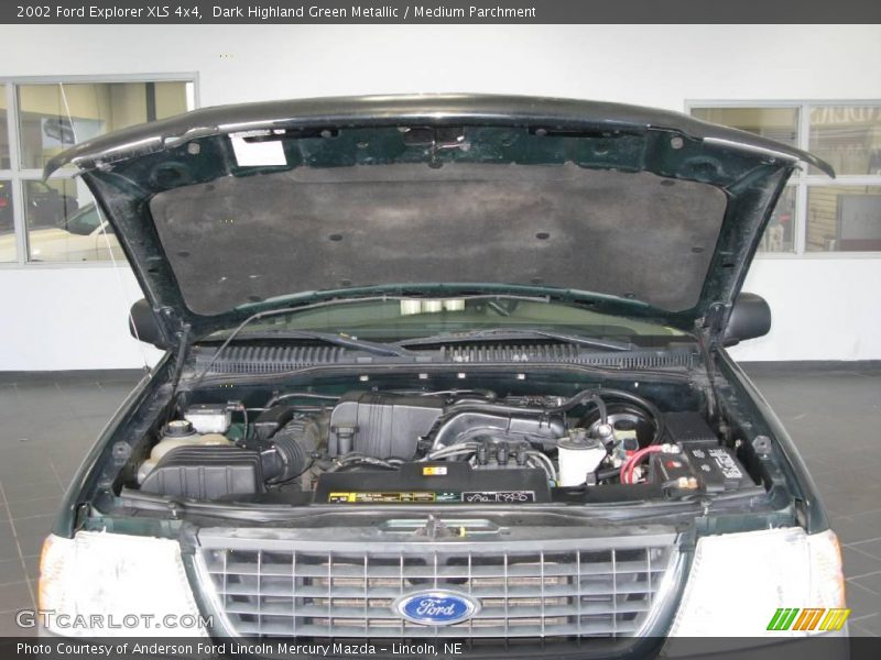 Dark Highland Green Metallic / Medium Parchment 2002 Ford Explorer XLS 4x4