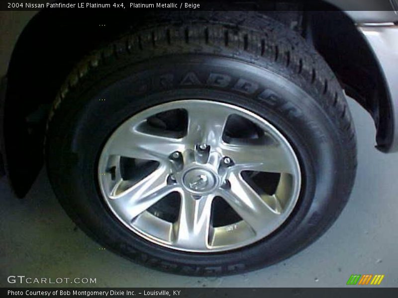 Platinum Metallic / Beige 2004 Nissan Pathfinder LE Platinum 4x4