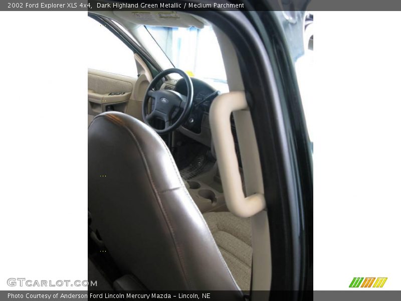 Dark Highland Green Metallic / Medium Parchment 2002 Ford Explorer XLS 4x4