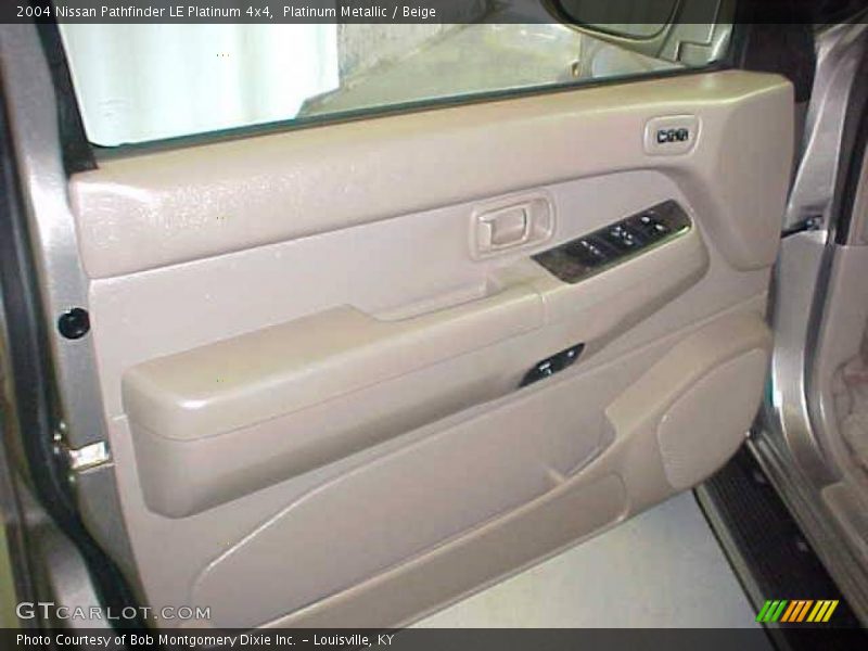 Platinum Metallic / Beige 2004 Nissan Pathfinder LE Platinum 4x4