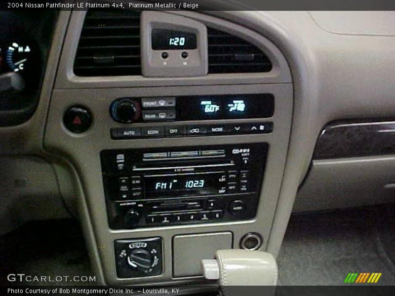 Platinum Metallic / Beige 2004 Nissan Pathfinder LE Platinum 4x4