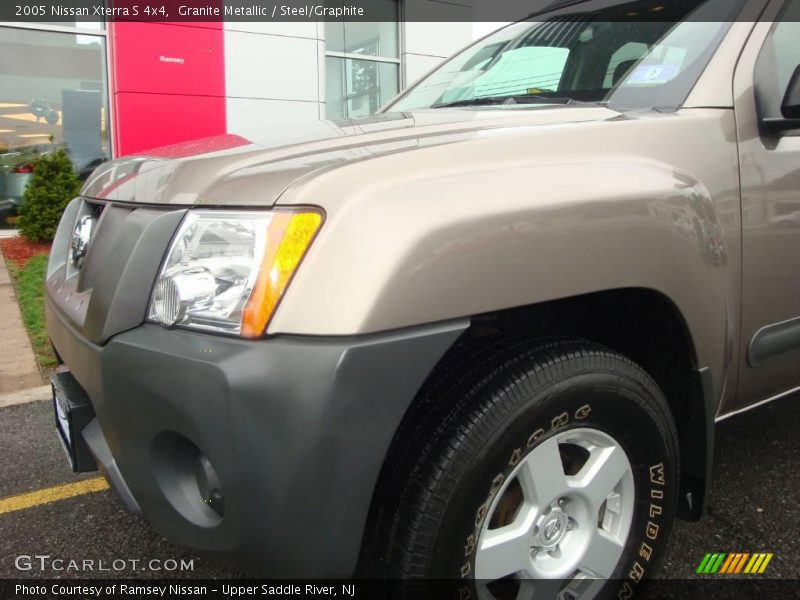 Granite Metallic / Steel/Graphite 2005 Nissan Xterra S 4x4