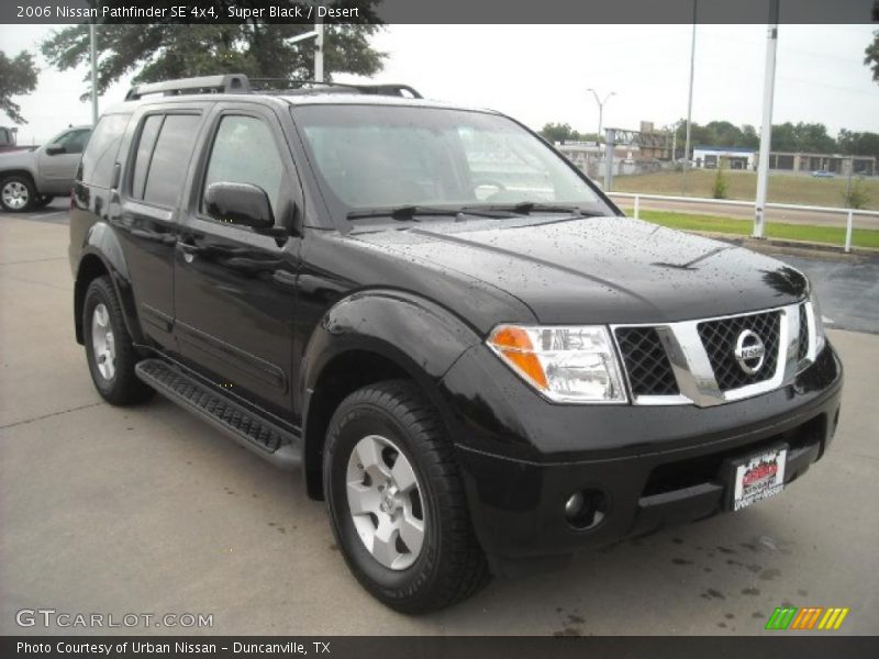 Super Black / Desert 2006 Nissan Pathfinder SE 4x4