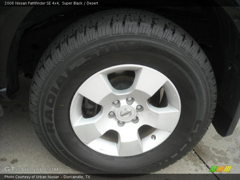 Super Black / Desert 2006 Nissan Pathfinder SE 4x4