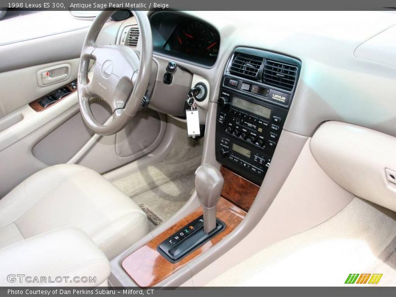 Antique Sage Pearl Metallic / Beige 1998 Lexus ES 300