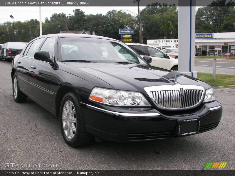 Black / Black 2009 Lincoln Town Car Signature L