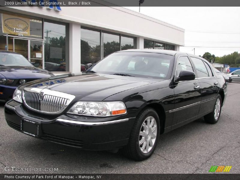 Black / Black 2009 Lincoln Town Car Signature L