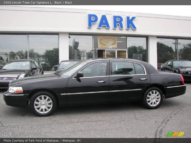 Black / Black 2009 Lincoln Town Car Signature L