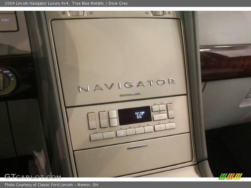 True Blue Metallic / Dove Grey 2004 Lincoln Navigator Luxury 4x4