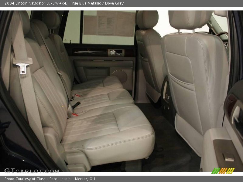 True Blue Metallic / Dove Grey 2004 Lincoln Navigator Luxury 4x4