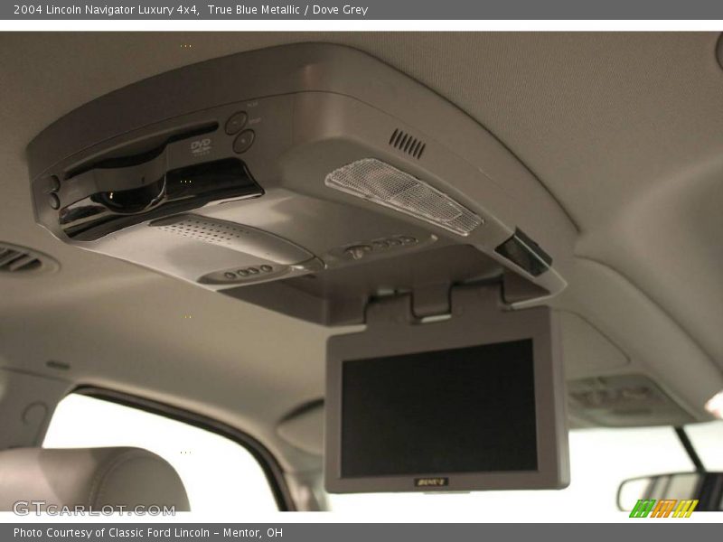 True Blue Metallic / Dove Grey 2004 Lincoln Navigator Luxury 4x4