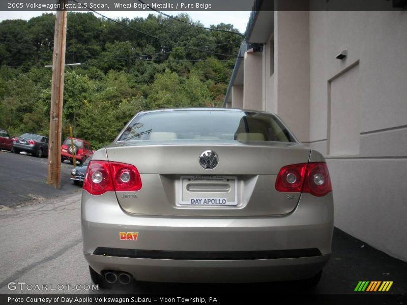 Wheat Beige Metallic / Pure Beige 2005 Volkswagen Jetta 2.5 Sedan