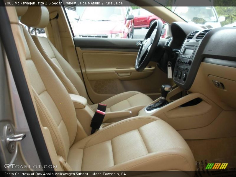 Wheat Beige Metallic / Pure Beige 2005 Volkswagen Jetta 2.5 Sedan