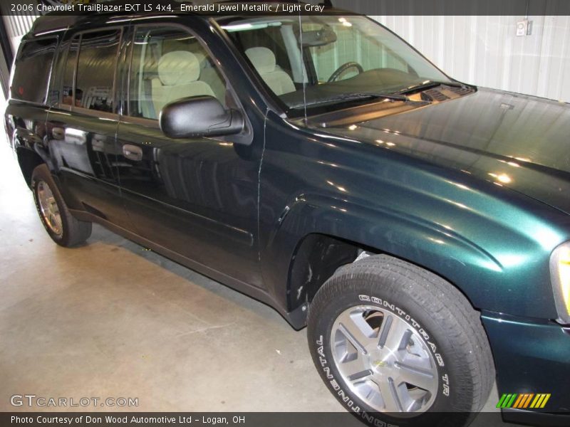 Emerald Jewel Metallic / Light Gray 2006 Chevrolet TrailBlazer EXT LS 4x4
