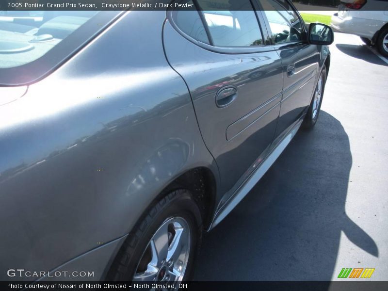 Graystone Metallic / Dark Pewter 2005 Pontiac Grand Prix Sedan