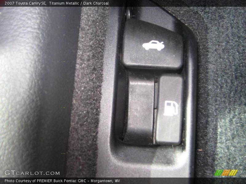 Titanium Metallic / Dark Charcoal 2007 Toyota Camry SE