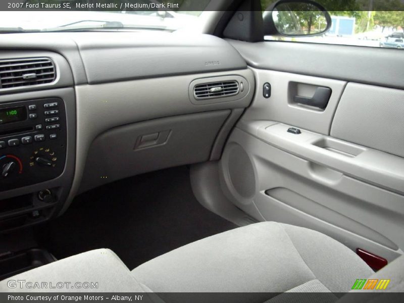 Merlot Metallic / Medium/Dark Flint 2007 Ford Taurus SE