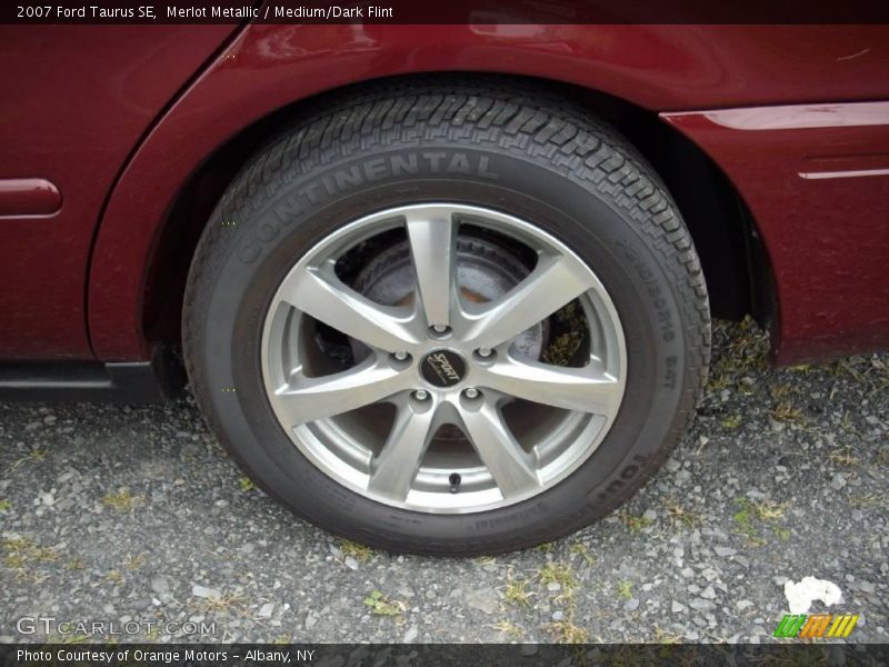 Merlot Metallic / Medium/Dark Flint 2007 Ford Taurus SE