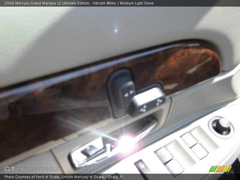 Vibrant White / Medium Light Stone 2009 Mercury Grand Marquis LS Ultimate Edition