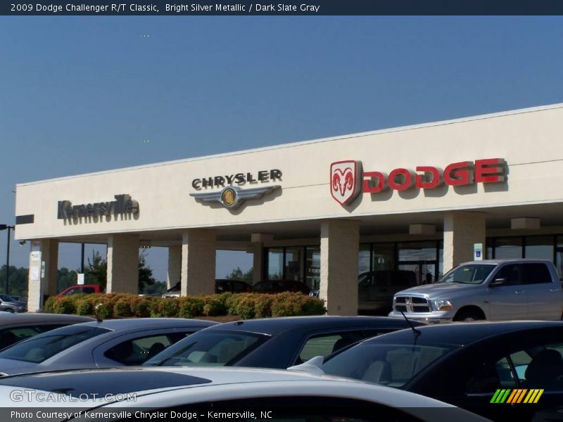 Bright Silver Metallic / Dark Slate Gray 2009 Dodge Challenger R/T Classic