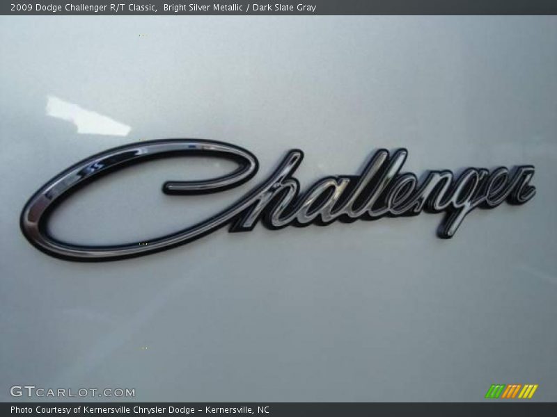 Bright Silver Metallic / Dark Slate Gray 2009 Dodge Challenger R/T Classic