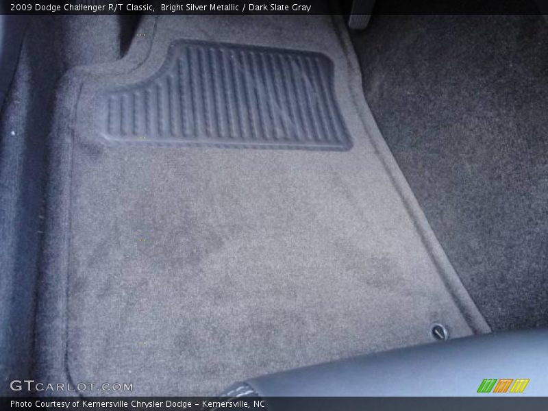 Bright Silver Metallic / Dark Slate Gray 2009 Dodge Challenger R/T Classic