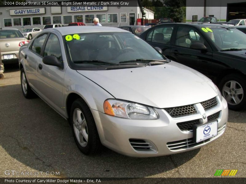 Bright Silver Metallic / Dark Slate Gray 2004 Dodge Stratus SE Sedan