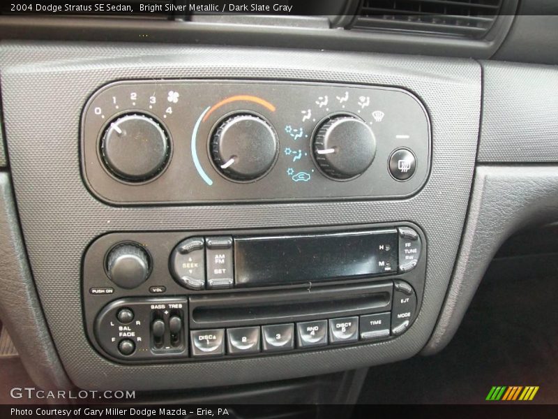 Bright Silver Metallic / Dark Slate Gray 2004 Dodge Stratus SE Sedan