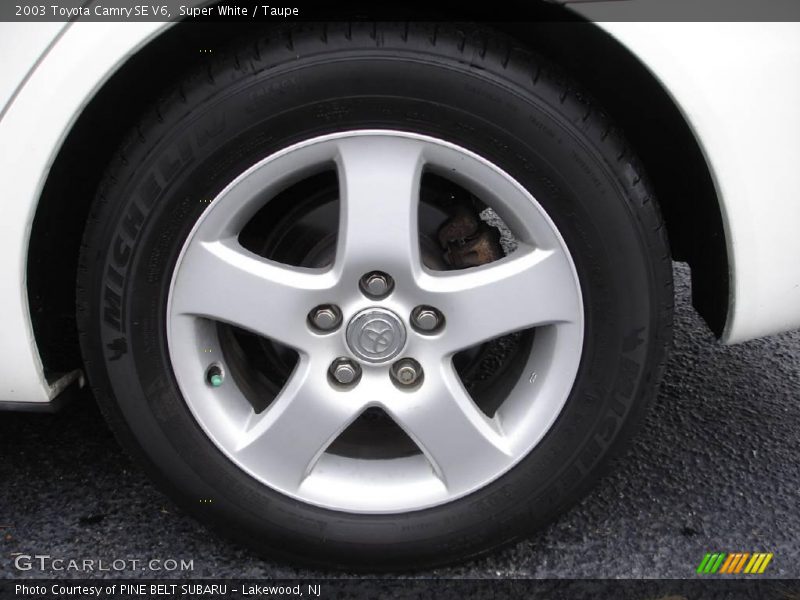 Super White / Taupe 2003 Toyota Camry SE V6
