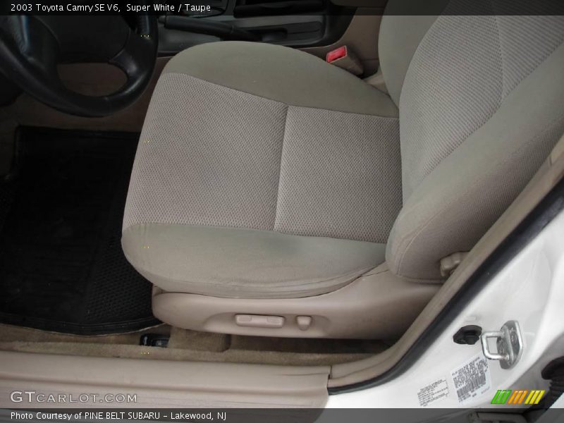 Super White / Taupe 2003 Toyota Camry SE V6