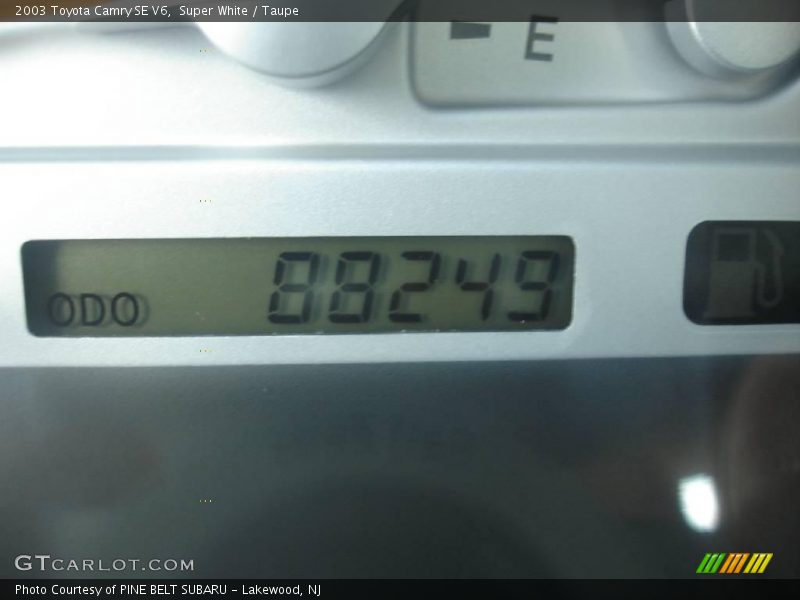 Super White / Taupe 2003 Toyota Camry SE V6