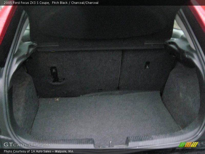 Pitch Black / Charcoal/Charcoal 2005 Ford Focus ZX3 S Coupe