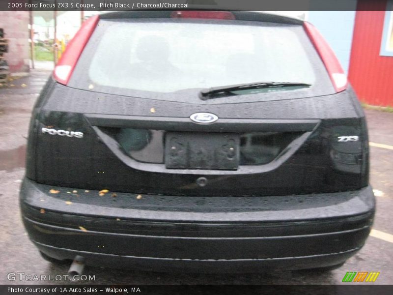 Pitch Black / Charcoal/Charcoal 2005 Ford Focus ZX3 S Coupe