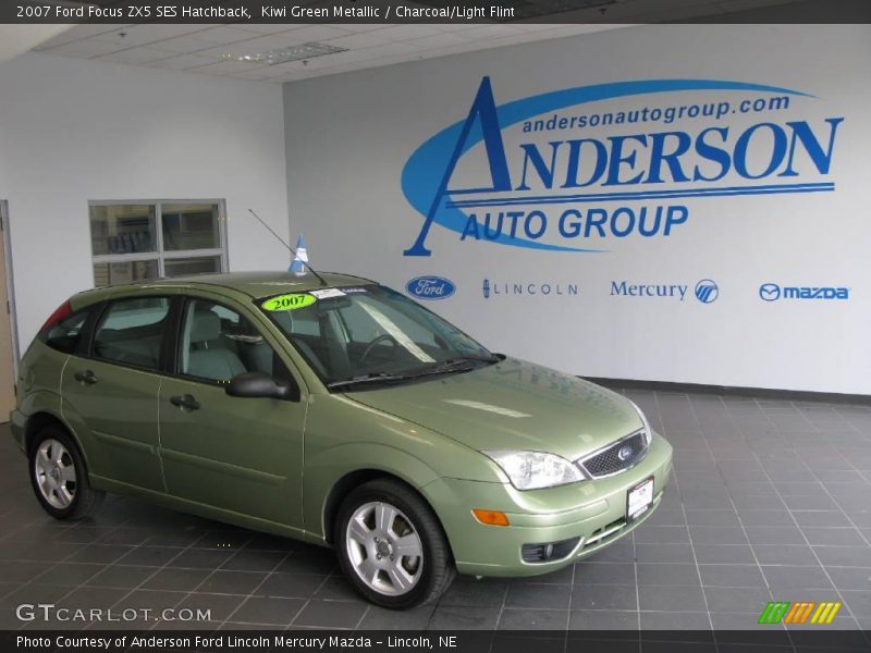 Kiwi Green Metallic / Charcoal/Light Flint 2007 Ford Focus ZX5 SES Hatchback
