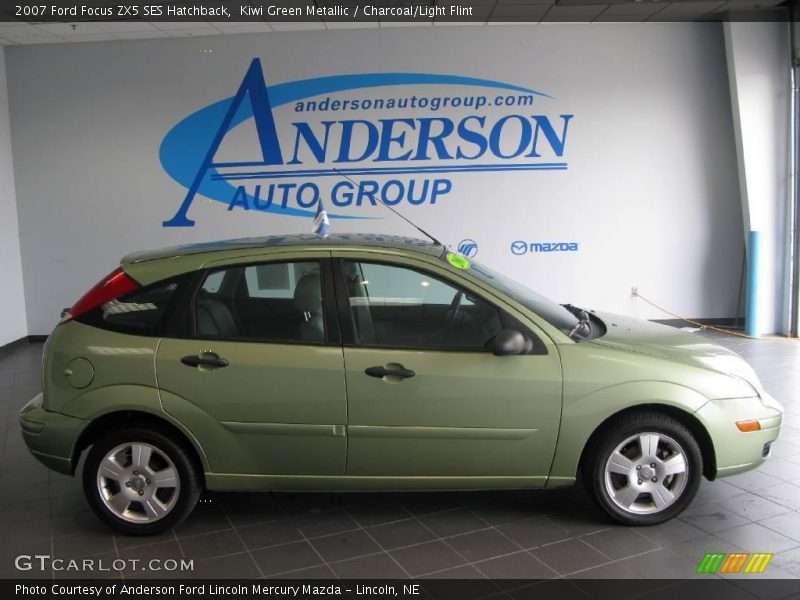 Kiwi Green Metallic / Charcoal/Light Flint 2007 Ford Focus ZX5 SES Hatchback