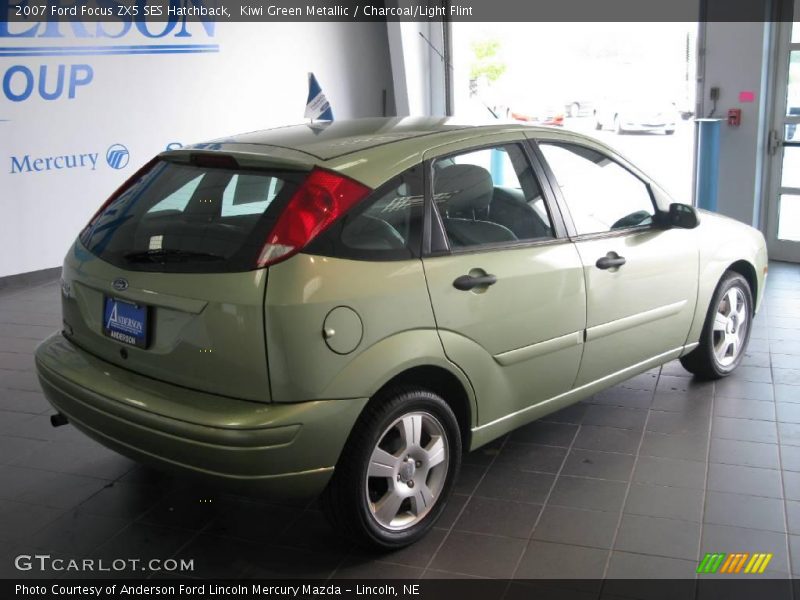 Kiwi Green Metallic / Charcoal/Light Flint 2007 Ford Focus ZX5 SES Hatchback