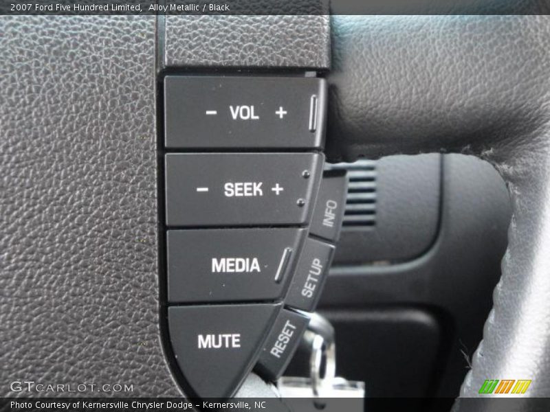 Alloy Metallic / Black 2007 Ford Five Hundred Limited