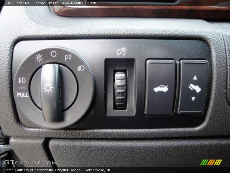 Alloy Metallic / Black 2007 Ford Five Hundred Limited