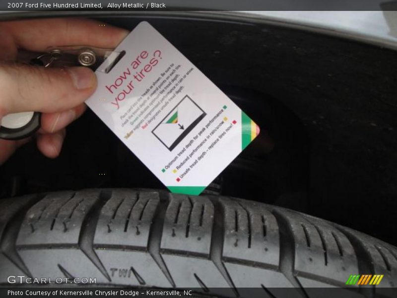 Alloy Metallic / Black 2007 Ford Five Hundred Limited