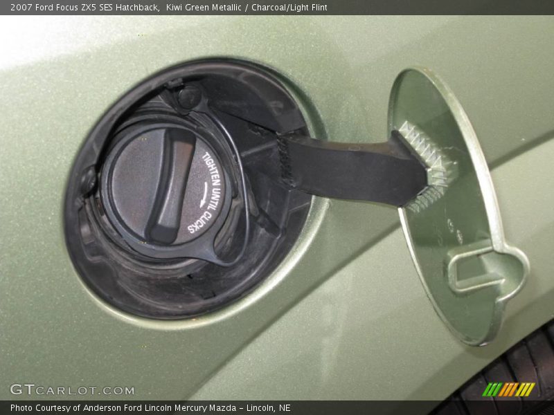 Kiwi Green Metallic / Charcoal/Light Flint 2007 Ford Focus ZX5 SES Hatchback