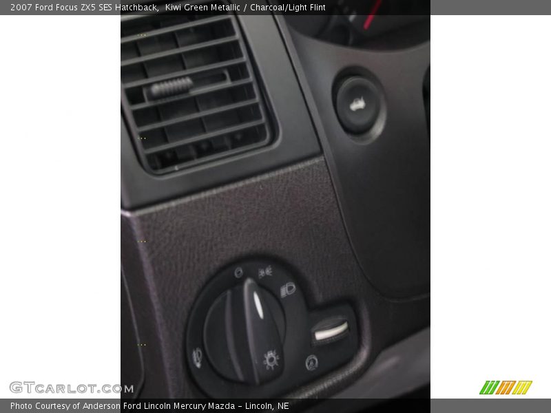 Kiwi Green Metallic / Charcoal/Light Flint 2007 Ford Focus ZX5 SES Hatchback