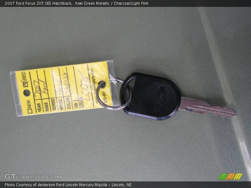 Kiwi Green Metallic / Charcoal/Light Flint 2007 Ford Focus ZX5 SES Hatchback