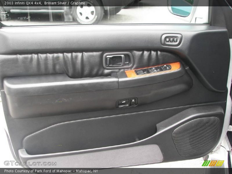 Brilliant Silver / Graphite 2003 Infiniti QX4 4x4