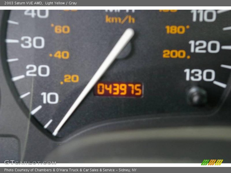 Light Yellow / Gray 2003 Saturn VUE AWD