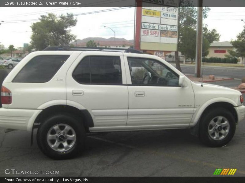 Cream White / Gray 1998 Isuzu Rodeo LS