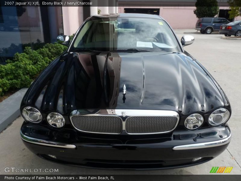 Ebony Black / Ivory/Charcoal 2007 Jaguar XJ XJ8