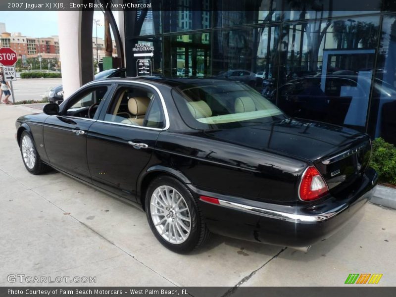 Ebony Black / Ivory/Charcoal 2007 Jaguar XJ XJ8